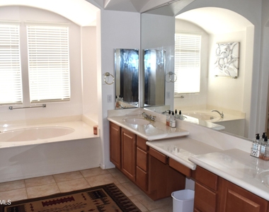 20470 N Date Palm Way - Photo Thumbnail 36
