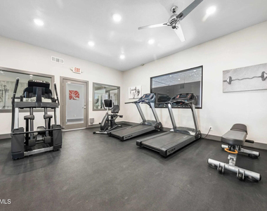 9410 N 31st Avenue - Photo Thumbnail 8