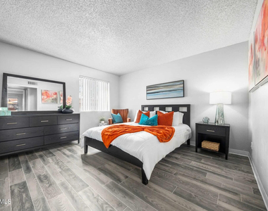 9410 N 31st Avenue - Photo Thumbnail 4