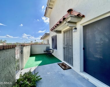14404 N Boxwood Lane - Photo Thumbnail 17