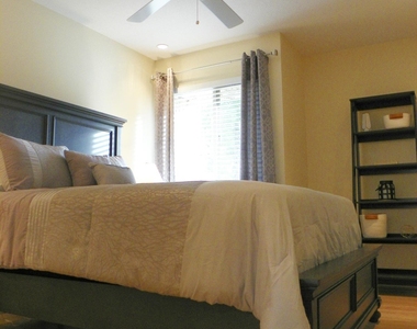7360 N Via Camello Del Norte -- - Photo Thumbnail 9