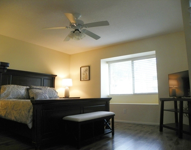 7360 N Via Camello Del Norte -- - Photo Thumbnail 7