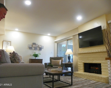 7360 N Via Camello Del Norte -- - Photo Thumbnail 2