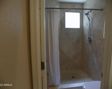 8653 E Royal Palm Road - Photo Thumbnail 16