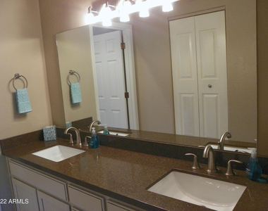 8653 E Royal Palm Road - Photo Thumbnail 14
