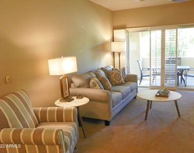 8653 E Royal Palm Road - Photo Thumbnail 7