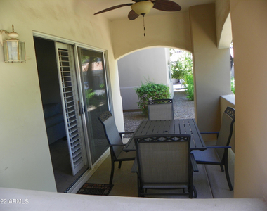 8653 E Royal Palm Road - Photo Thumbnail 23