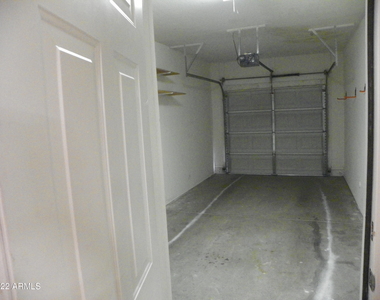 8653 E Royal Palm Road - Photo Thumbnail 20
