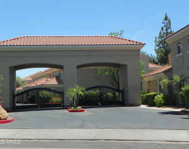 8653 E Royal Palm Road - Photo Thumbnail 23