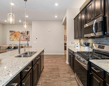 21261 W Virginia Avenue - Photo Thumbnail 7