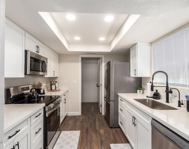 155 W Hunter Street - Photo Thumbnail 14