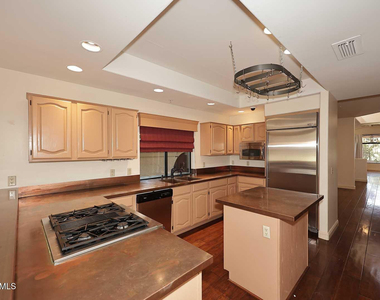 8100 E Camelback Road - Photo Thumbnail 12