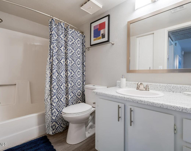 2311 E Union Hills Drive - Photo Thumbnail 5