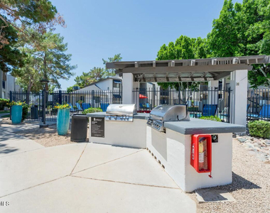 2311 E Union Hills Drive - Photo Thumbnail 6