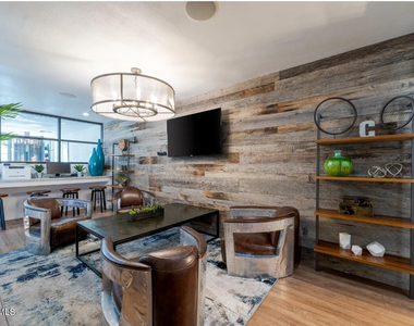 2311 E Union Hills Drive - Photo Thumbnail 11