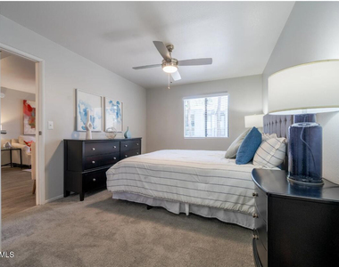 2311 E Union Hills Drive - Photo Thumbnail 6