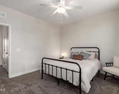 2821 S Skyline - Photo Thumbnail 22