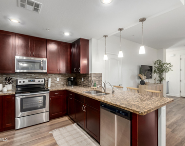2821 S Skyline - Photo Thumbnail 9