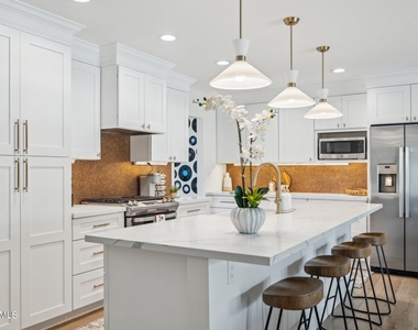 8626 E Clarendon Avenue - Photo Thumbnail 7