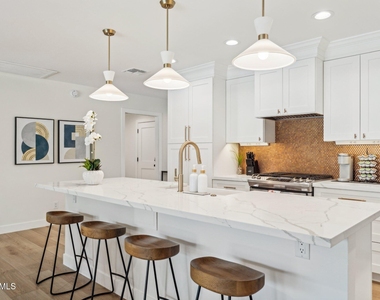 8626 E Clarendon Avenue - Photo Thumbnail 6
