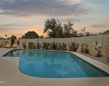 8626 E Clarendon Avenue - Photo Thumbnail 44