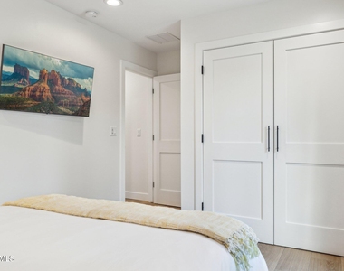 8626 E Clarendon Avenue - Photo Thumbnail 29