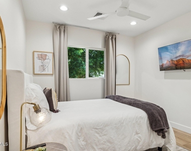 8626 E Clarendon Avenue - Photo Thumbnail 25