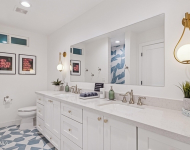 8626 E Clarendon Avenue - Photo Thumbnail 20