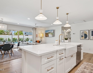 8626 E Clarendon Avenue - Photo Thumbnail 8