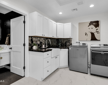8626 E Clarendon Avenue - Photo Thumbnail 36