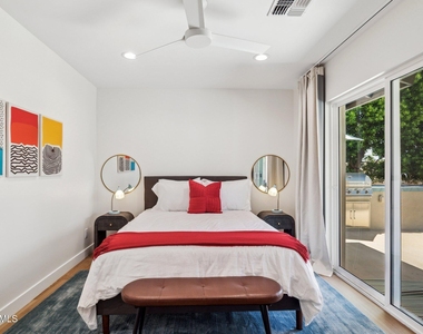 8626 E Clarendon Avenue - Photo Thumbnail 17