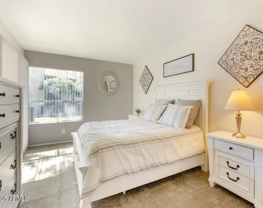 164 N 74th Street - Photo Thumbnail 5
