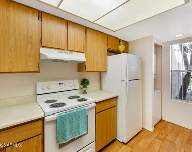 164 N 74th Street - Photo Thumbnail 3