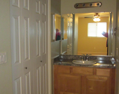 1340 N Recker Road - Photo Thumbnail 15