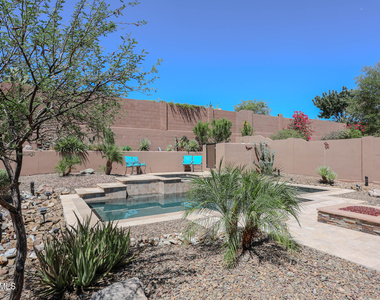 2462 W Turtle Hill Drive - Photo Thumbnail 16