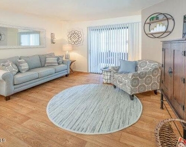 5740 N 59th Avenue - Photo Thumbnail 1