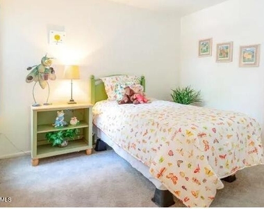 5740 N 59th Avenue - Photo Thumbnail 4