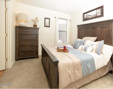 5740 N 59th Avenue - Photo Thumbnail 3