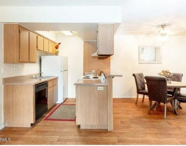 5740 N 59th Avenue - Photo Thumbnail 2