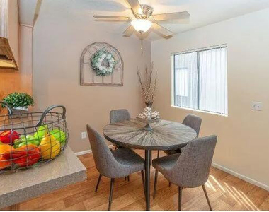 5740 N 59th Avenue - Photo Thumbnail 3