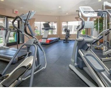 5740 N 59th Avenue - Photo Thumbnail 5