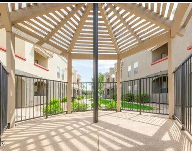 5740 N 59th Avenue - Photo Thumbnail 6