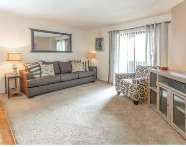 5740 N 59th Avenue - Photo Thumbnail 1