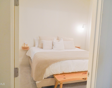 38500 N School House Road - Photo Thumbnail 5