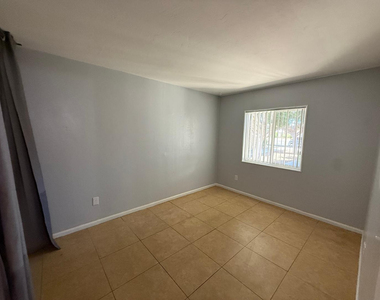 126 W Loma Vista Drive - Photo Thumbnail 12