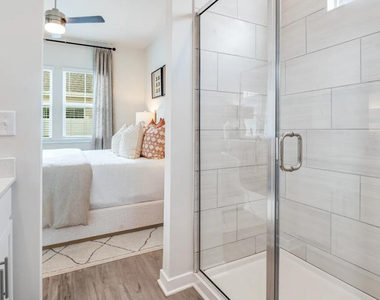 4550 S 67th Avenue - Photo Thumbnail 6