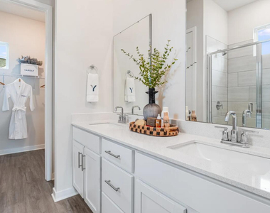 4550 S 67th Avenue - Photo Thumbnail 7
