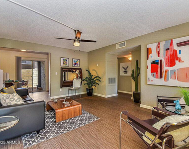 17805 N 40th Street - Photo Thumbnail 2