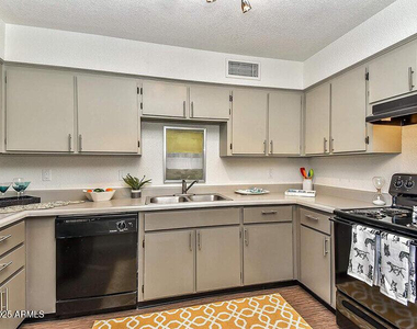 17805 N 40th Street - Photo Thumbnail 5