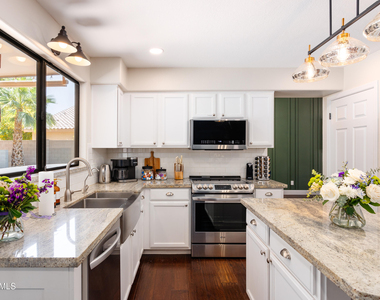 20619 N 16th Way - Photo Thumbnail 17